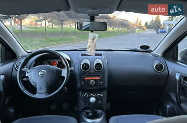Позашляховик / Кросовер Nissan Qashqai 2010 в 