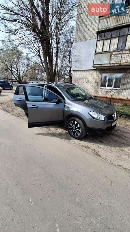 Внедорожник / Кроссовер Nissan Qashqai 2013 в Шостке