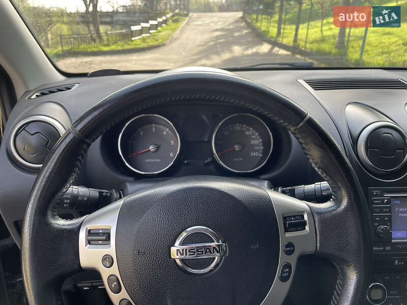 Позашляховик / Кросовер Nissan Qashqai 2010 в Коломиї