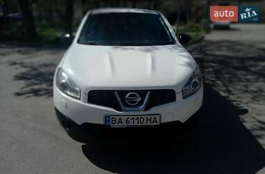 Внедорожник / Кроссовер Nissan Qashqai 2012 в 