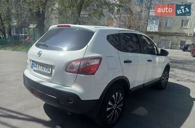 Внедорожник / Кроссовер Nissan Qashqai 2012 в 