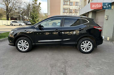Внедорожник / Кроссовер Nissan Qashqai 2015 в 