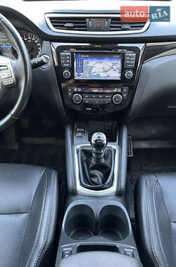 Внедорожник / Кроссовер Nissan Qashqai 2015 в 