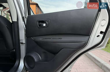 Внедорожник / Кроссовер Nissan Qashqai 2011 в 