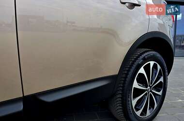 Внедорожник / Кроссовер Nissan Qashqai 2013 в 