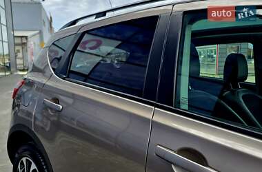 Внедорожник / Кроссовер Nissan Qashqai 2013 в 