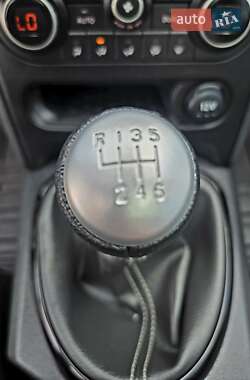 Внедорожник / Кроссовер Nissan Qashqai 2013 в 