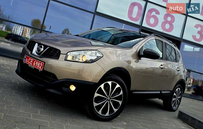 Внедорожник / Кроссовер Nissan Qashqai 2013 в 