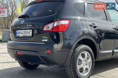 Внедорожник / Кроссовер Nissan Qashqai 2012 в 