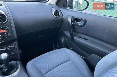 Позашляховик / Кросовер Nissan Qashqai 2010 в 