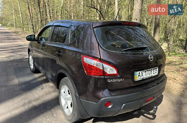Внедорожник / Кроссовер Nissan Qashqai 2013 в 