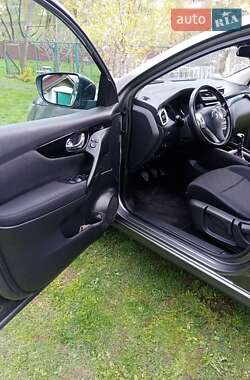 Внедорожник / Кроссовер Nissan Qashqai 2014 в 