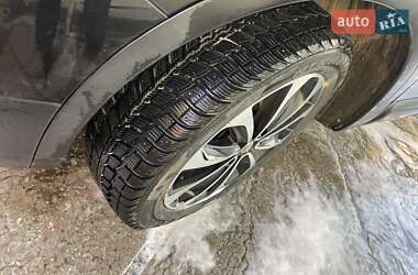 Внедорожник / Кроссовер Nissan Qashqai 2012 в 