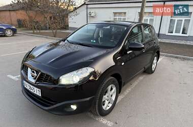 Внедорожник / Кроссовер Nissan Qashqai 2012 в 