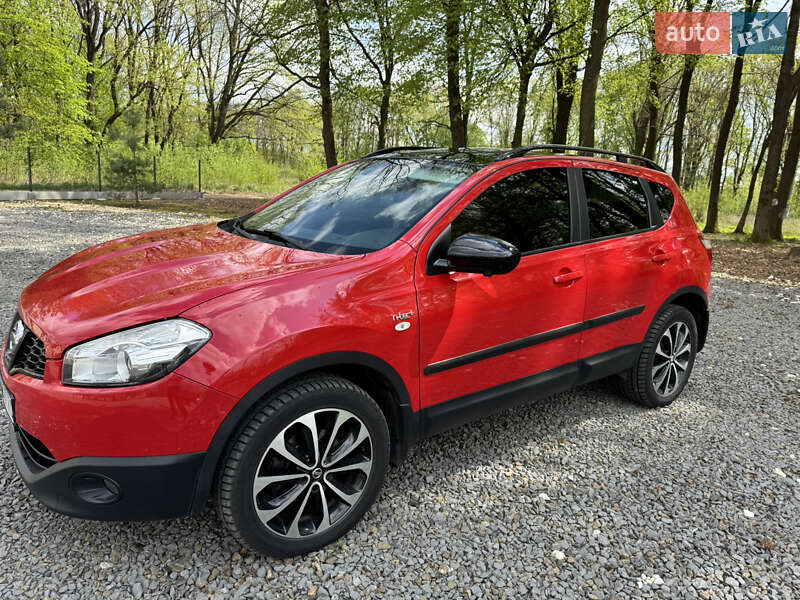 Позашляховик / Кросовер Nissan Qashqai 2012 в Самборі