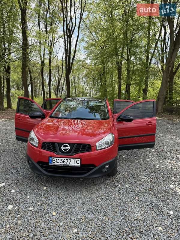 Позашляховик / Кросовер Nissan Qashqai 2012 в Самборі