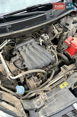 Позашляховик / Кросовер Nissan Qashqai 2013 в 