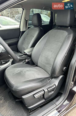 Позашляховик / Кросовер Nissan Qashqai 2013 в 