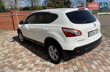 Позашляховик / Кросовер Nissan Qashqai 2011 в 