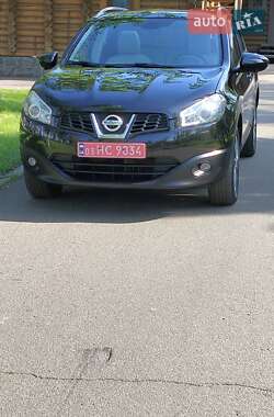 Позашляховик / Кросовер Nissan Qashqai 2012 в 