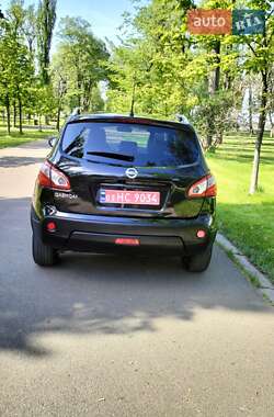 Позашляховик / Кросовер Nissan Qashqai 2012 в 