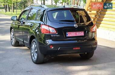 Позашляховик / Кросовер Nissan Qashqai 2012 в 