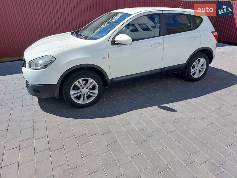 Позашляховик / Кросовер Nissan Qashqai 2013 в Ужгороді