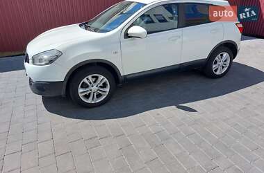 Позашляховик / Кросовер Nissan Qashqai 2013 в 