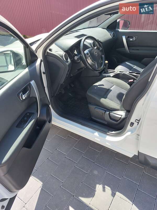 Позашляховик / Кросовер Nissan Qashqai 2013 в Ужгороді