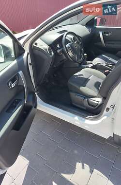 Позашляховик / Кросовер Nissan Qashqai 2013 в 