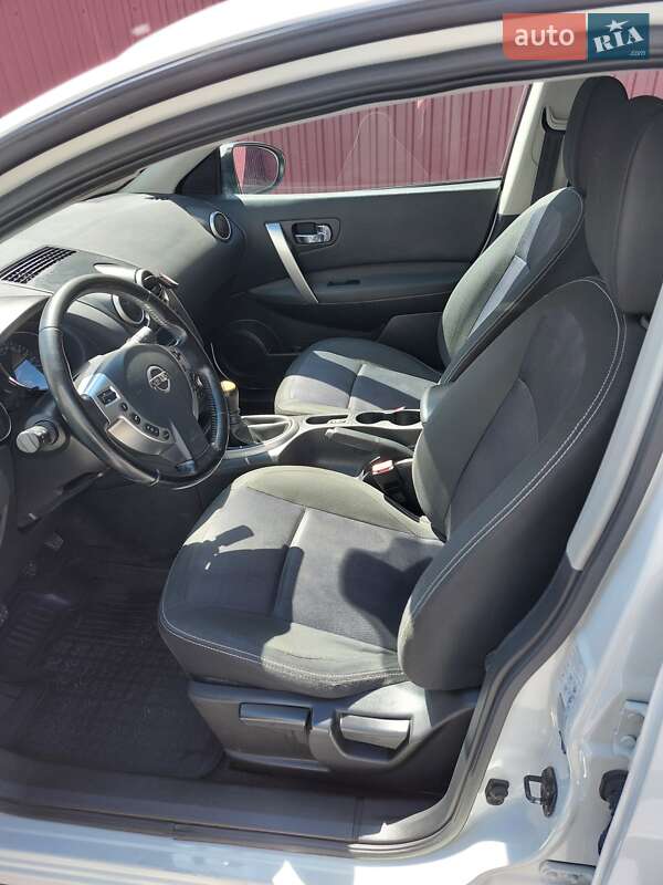 Позашляховик / Кросовер Nissan Qashqai 2013 в Ужгороді