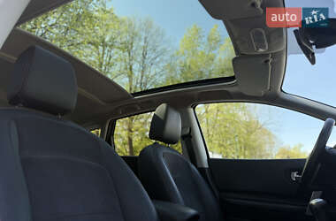 Внедорожник / Кроссовер Nissan Qashqai 2012 в 
