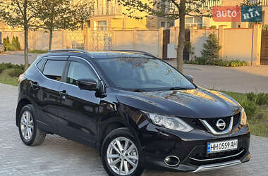 Позашляховик / Кросовер Nissan Qashqai 2015 в 