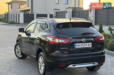 Позашляховик / Кросовер Nissan Qashqai 2015 в 