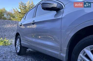 Позашляховик / Кросовер Nissan Qashqai 2014 в 