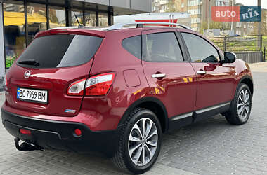 Внедорожник / Кроссовер Nissan Qashqai 2010 в 