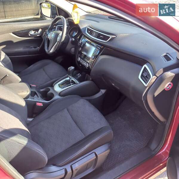 Внедорожник / Кроссовер Nissan Qashqai 2016 в Ровно