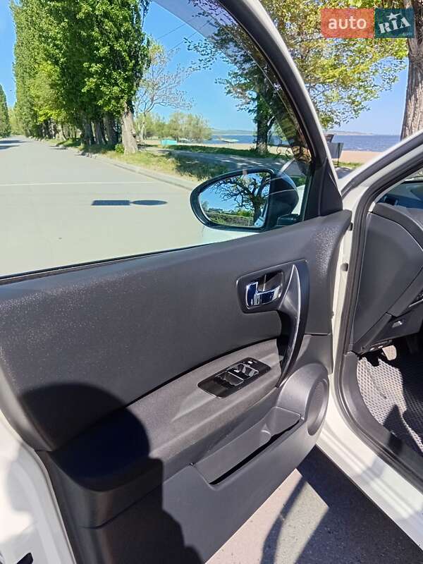 Внедорожник / Кроссовер Nissan Qashqai 2011 в Верхнеднепровске