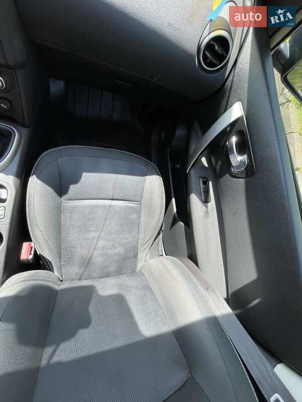 Внедорожник / Кроссовер Nissan Qashqai 2011 в Ровно