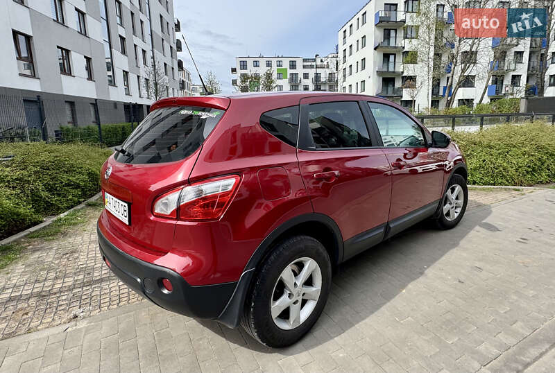 Позашляховик / Кросовер Nissan Qashqai 2013 в Києві