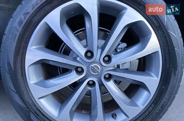 Внедорожник / Кроссовер Nissan Qashqai 2012 в 