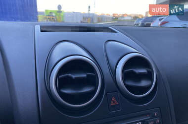 Внедорожник / Кроссовер Nissan Qashqai 2012 в 