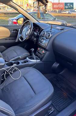 Внедорожник / Кроссовер Nissan Qashqai 2010 в 