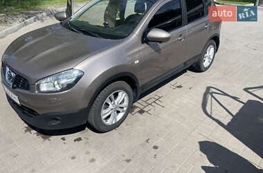 Позашляховик / Кросовер Nissan Qashqai 2014 в 