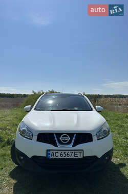 Внедорожник / Кроссовер Nissan Qashqai 2012 в 