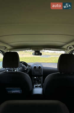 Внедорожник / Кроссовер Nissan Qashqai 2012 в 