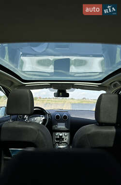 Внедорожник / Кроссовер Nissan Qashqai 2012 в 