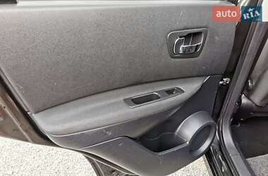 Позашляховик / Кросовер Nissan Qashqai 2012 в 