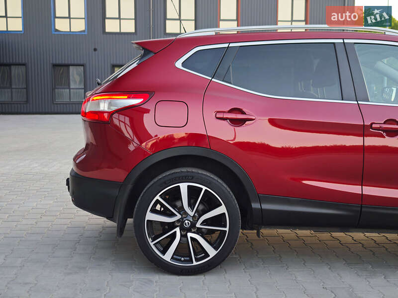 Позашляховик / Кросовер Nissan Qashqai 2016 в Дубні