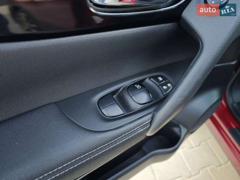 Позашляховик / Кросовер Nissan Qashqai 2016 в Дубні